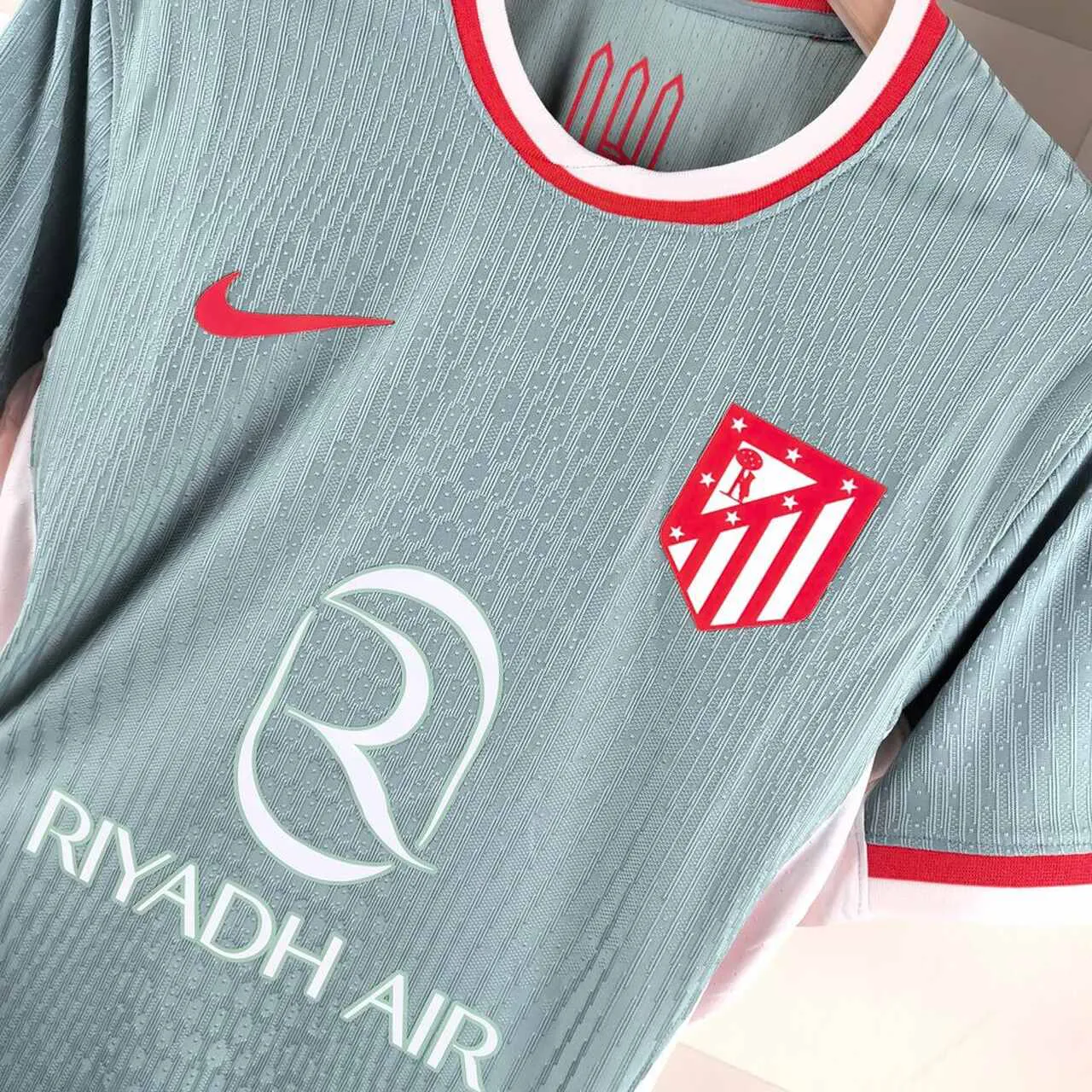Camisa Atlético de Madrid II Versão Jogador - 2024 - Imagem 4