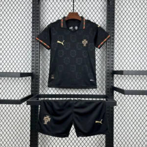 Kit Infantil Portugal Edição Pantera Negra Eusebio – 2025/26
