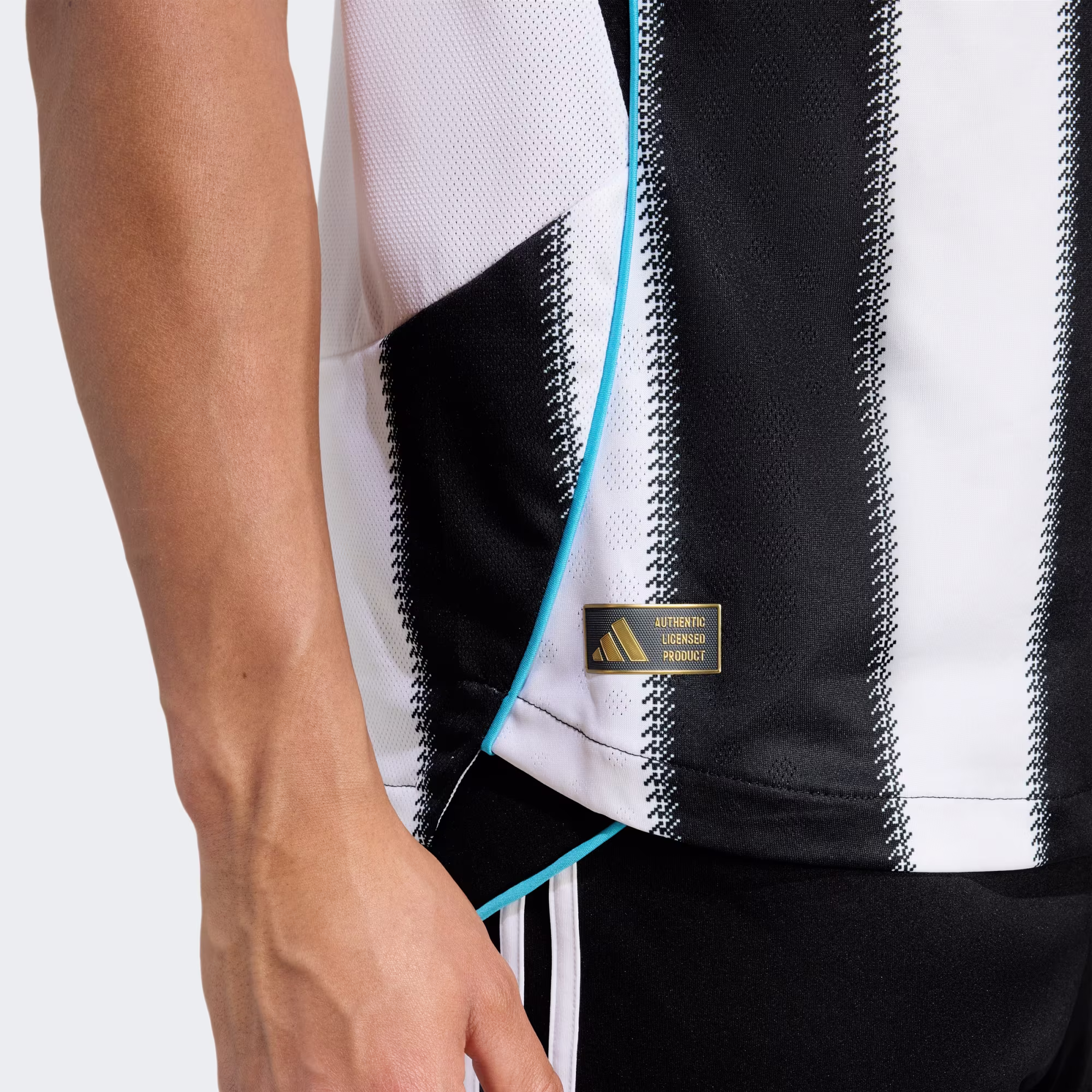 Camisa Newcastle United I – 2025/26 Modelo Jogador - Imagem 4